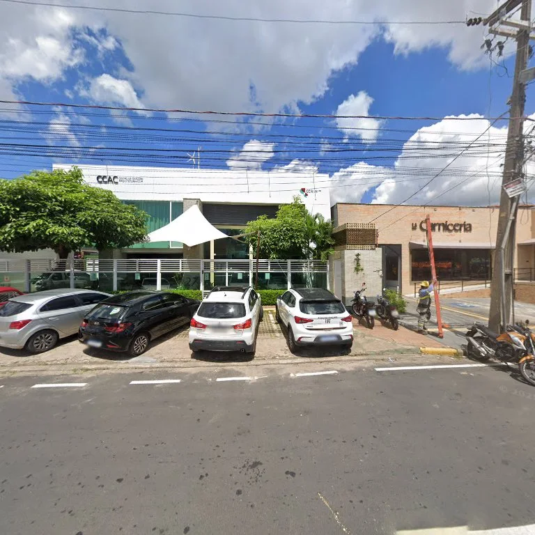 Fachada urbana em São Luís durante o dia